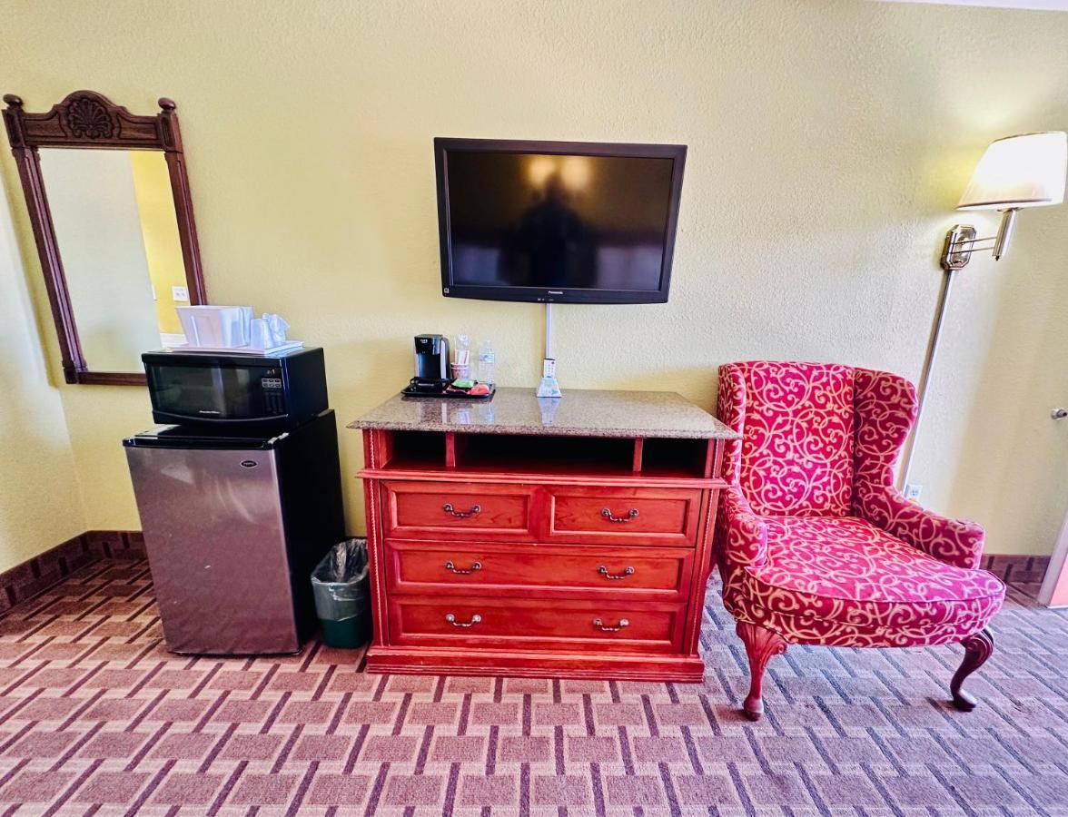 American Inn Princeton Bagian luar foto